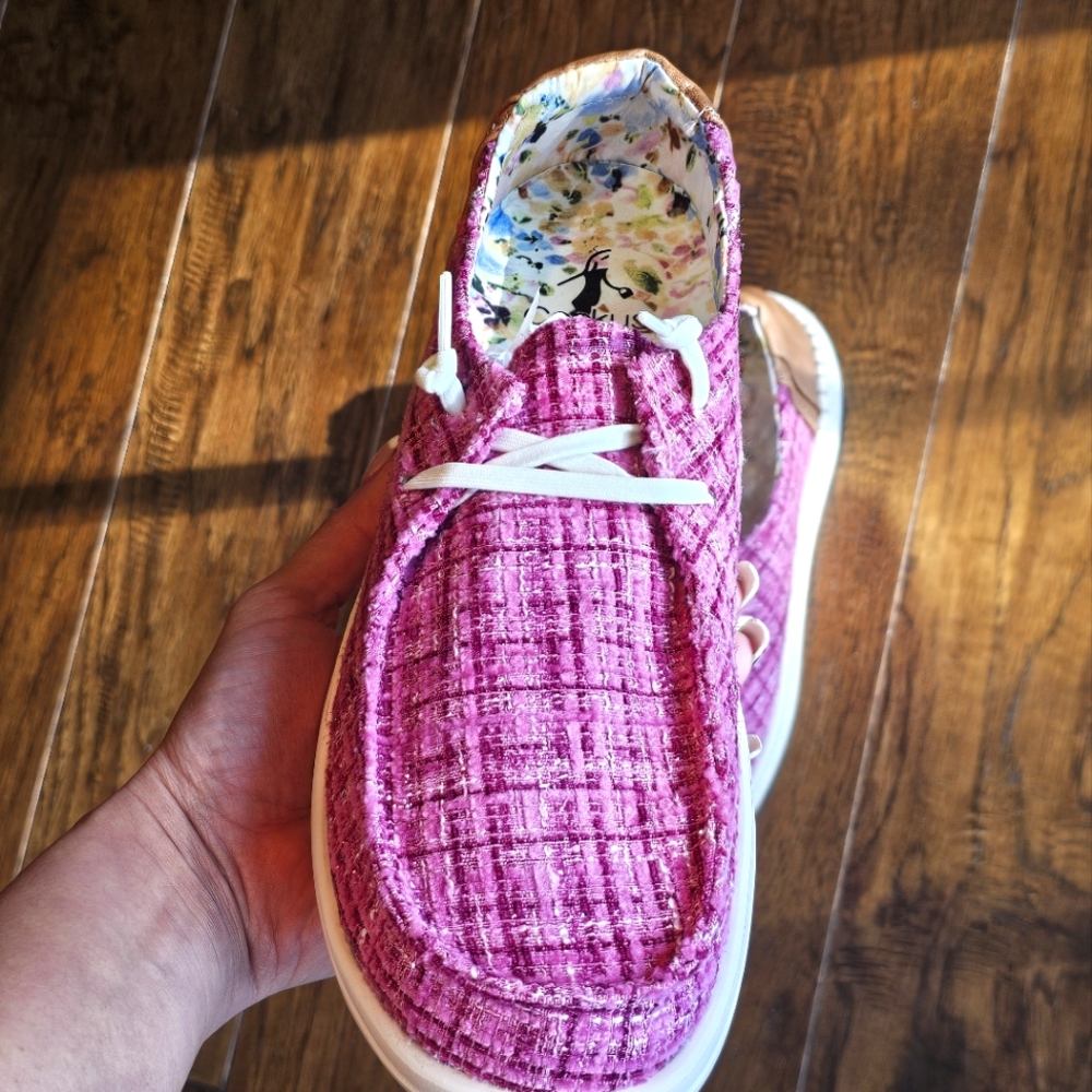 Corkys slip-on shoes size 9 Fushia Tweed